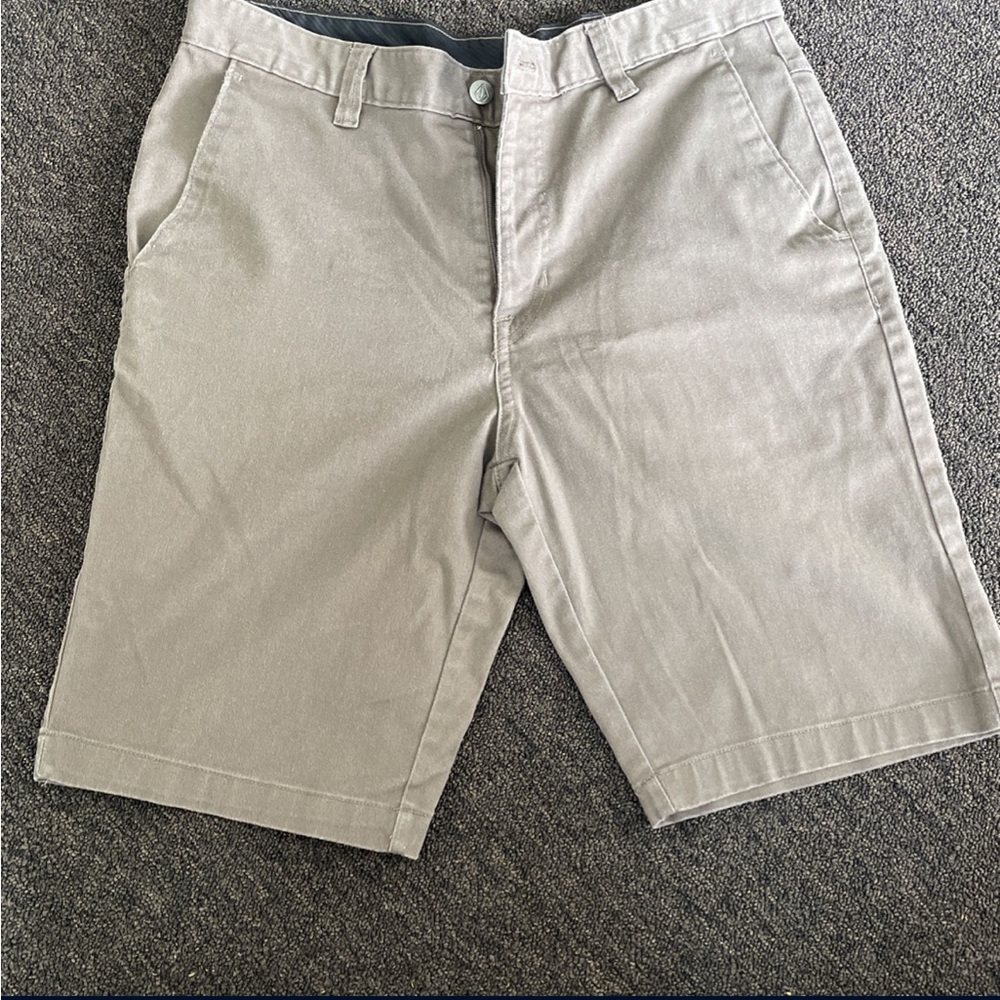 Volcom Shorts - Picture 2 of 3